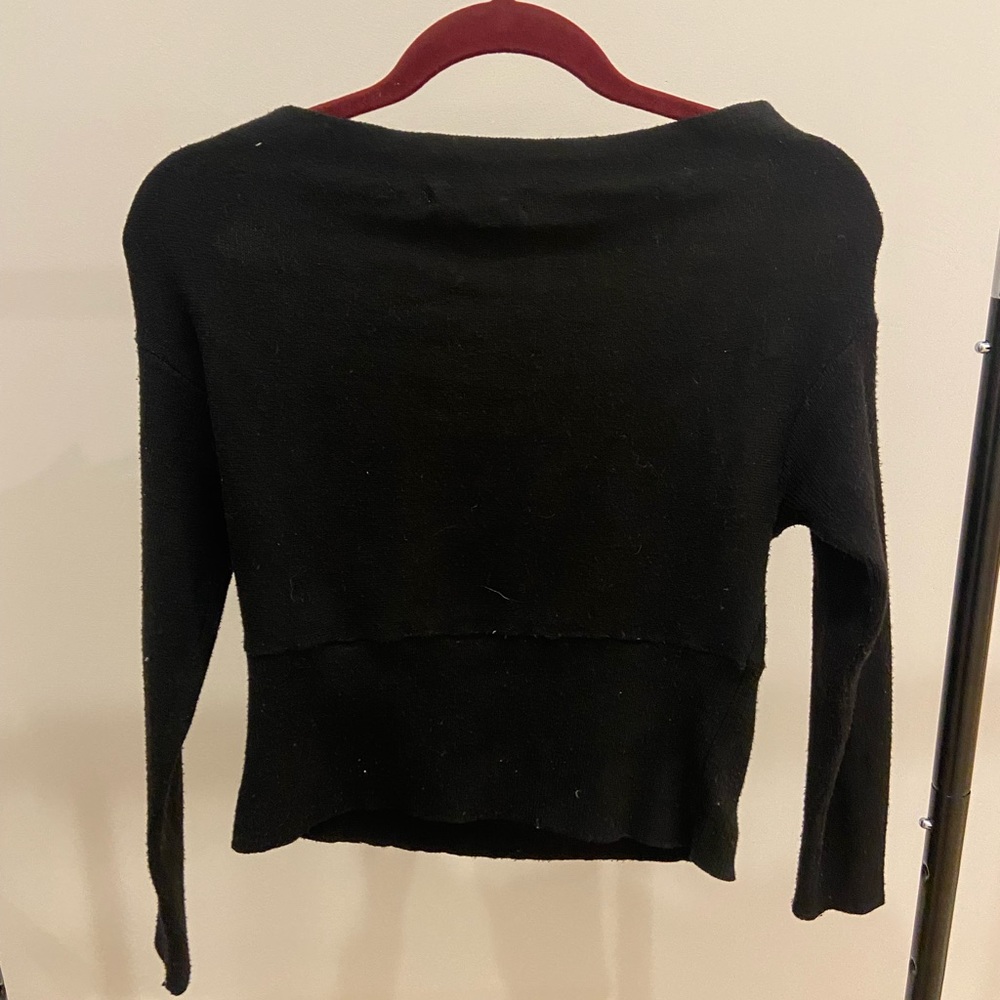 American Threads - cute off the shoulder cropped sweater with 3/4 length sleeve.